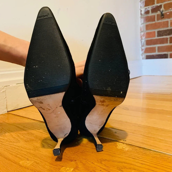 MANOLO BLAHNIK Black Suede Low Heel Boots EUR 39.5 $1695 - Picture 6 of 16